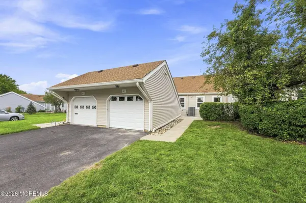 61 Piazza Vittoria #C, Freehold, NJ 07728