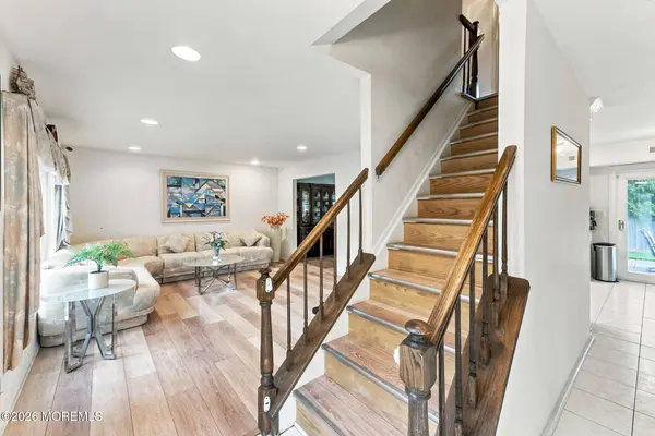 7 Thetford Lane, Marlboro, NJ 07746