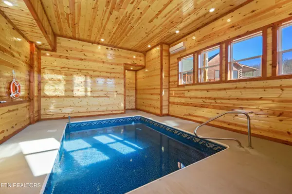 1029 Street Of Dreams Rd, Gatlinburg, TN 37738