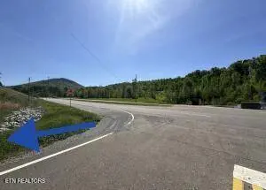 2728 Norton Rd, Dandridge, TN 37725