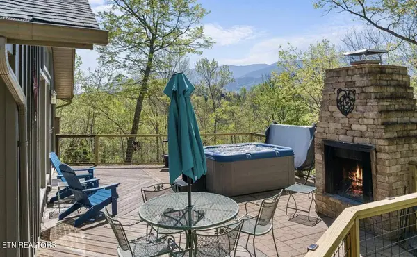 725 Sunshine Trail, Gatlinburg, TN 37738