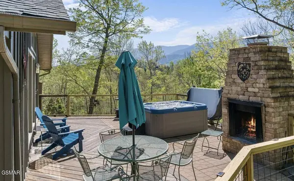725 Sunshine Trail, Gatlinburg, TN 37738
