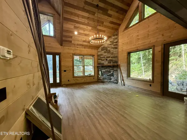 3210 Pine WAY, Pigeon Forge, TN 37863