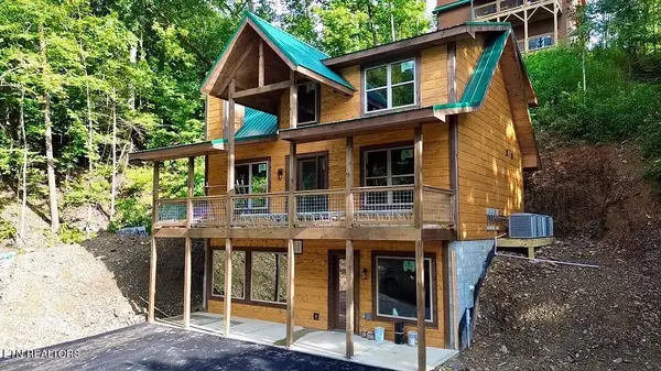 3210 Pine WAY, Pigeon Forge, TN 37863