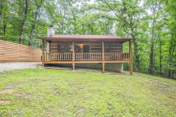1510 Dawn LN, Sevierville, TN 37876
