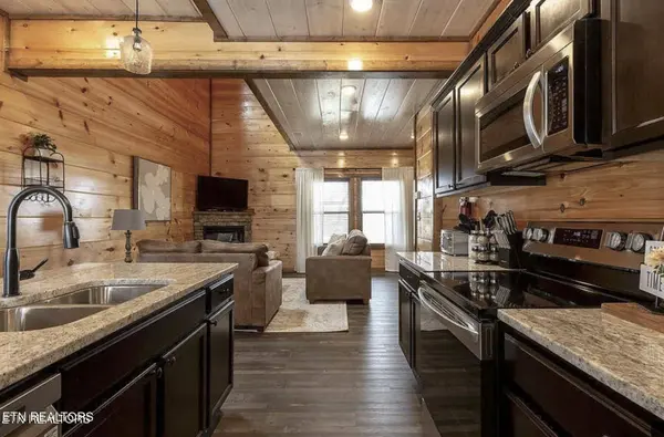 855 Osprey WAY, Pigeon Forge, TN 37863