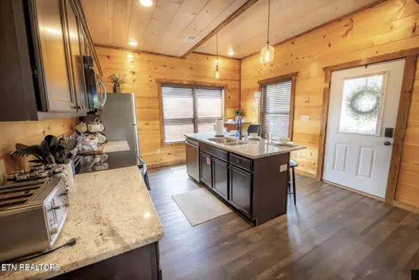 855 Osprey WAY, Pigeon Forge, TN 37863
