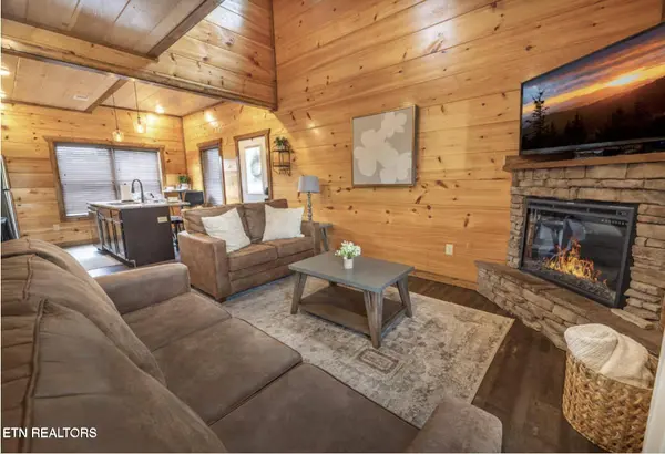855 Osprey WAY, Pigeon Forge, TN 37863