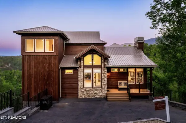 811 Sourwood DR, Gatlinburg, TN 37738