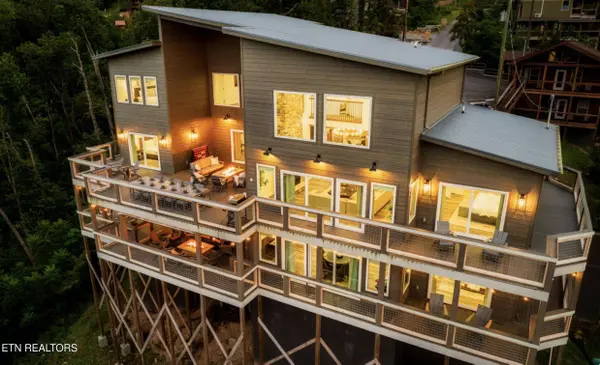 720 Short Ridge CT, Gatlinburg, TN 37738