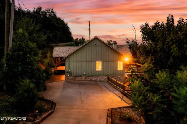760 Wiley Oakley DR, Gatlinburg, TN 37738