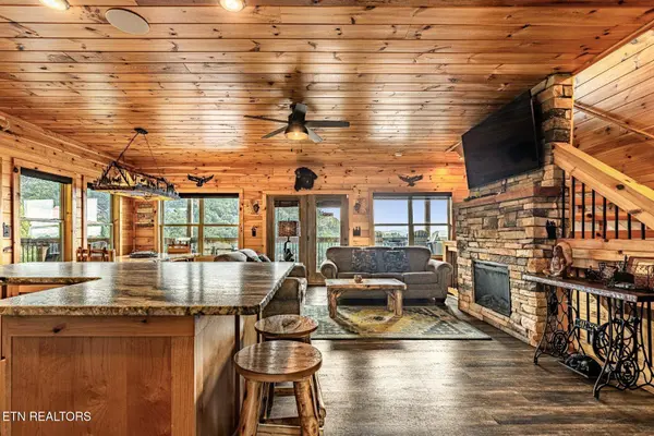 1876 Billard WAY, Sevierville, TN 37876