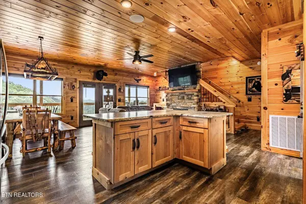 1876 Billard WAY, Sevierville, TN 37876