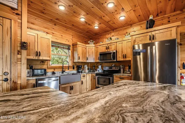 1876 Billard WAY, Sevierville, TN 37876