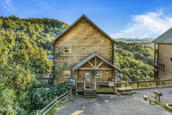1876 Billard WAY, Sevierville, TN 37876