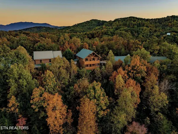 749 Chickasaw Gap WAY, Pigeon Forge, TN 37863