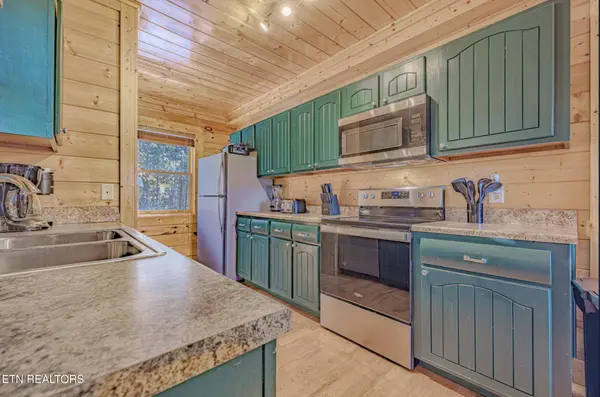 749 Chickasaw Gap WAY, Pigeon Forge, TN 37863
