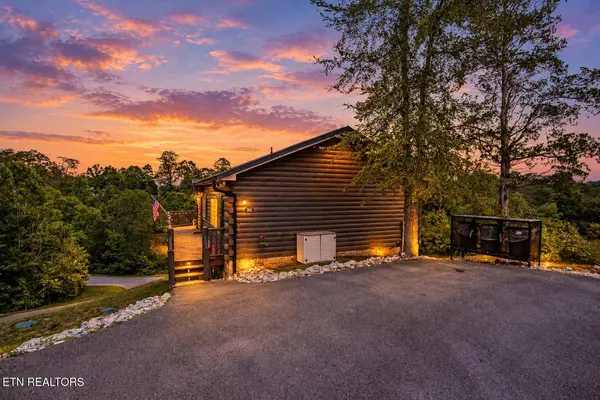 705 Rondayview LN, Sevierville, TN 37876
