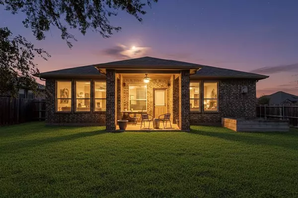 741 Redding Drive, Saginaw, TX 76131