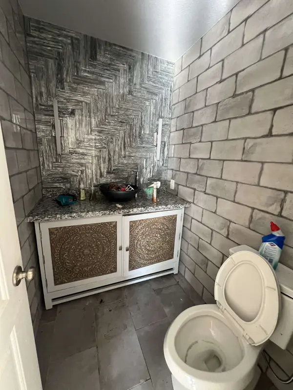 9902 Wood Forest Dr, Dallas, TX 75243-4920