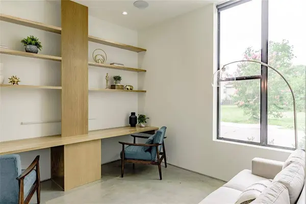 1504 Burlew Street #101, Dallas, TX 75204