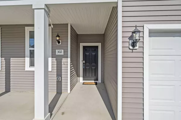 302 Honeysuckle Street, South Bloomfield, OH 43103