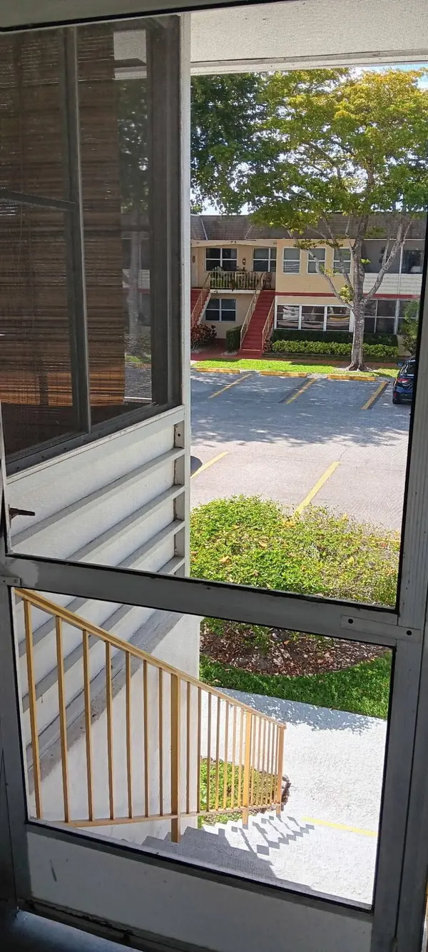 109 Stratford H #109, West Palm Beach, FL 33417