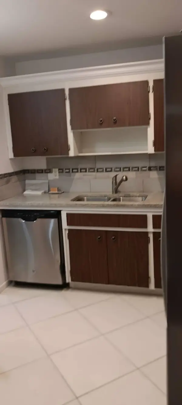 109 Stratford H #109, West Palm Beach, FL 33417