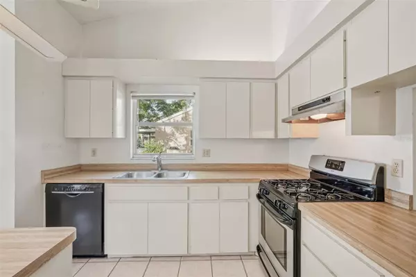 4829 VILLAGE GARDENS DR #169, Sarasota, FL 34234