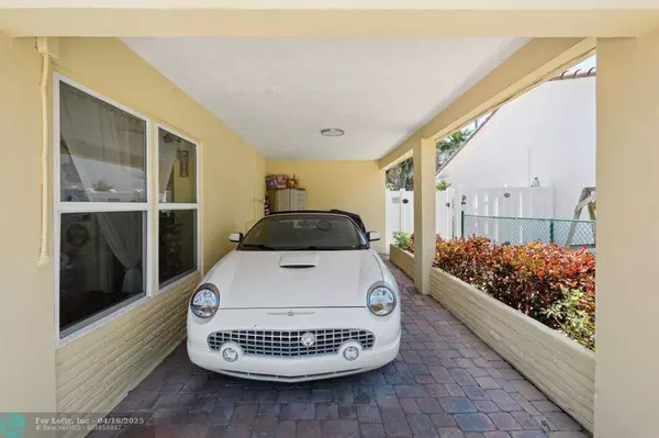 3402 N Leigh Rd, Pompano Beach, FL 33062