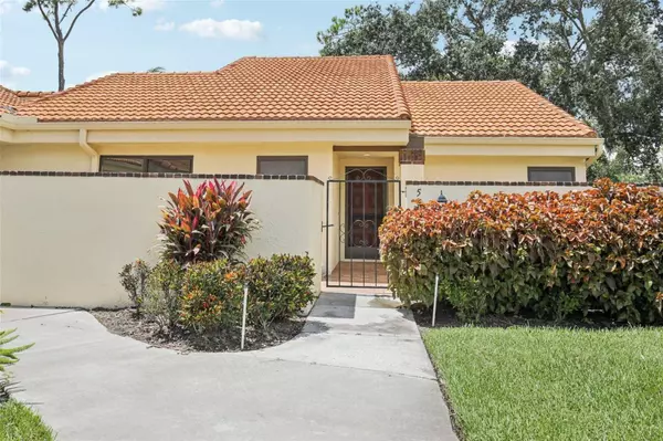 5387 HUNTINGWOOD CT #4, Sarasota, FL 34235