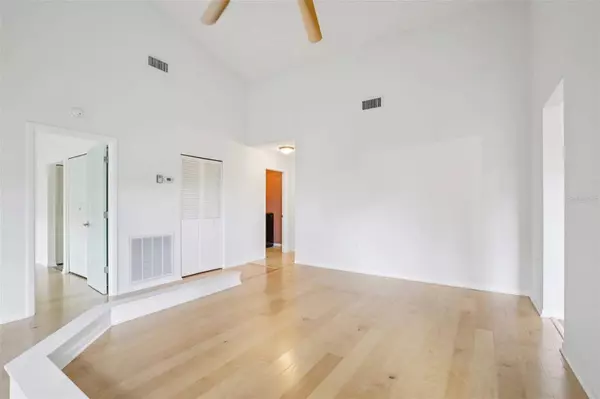 5387 HUNTINGWOOD CT #4, Sarasota, FL 34235