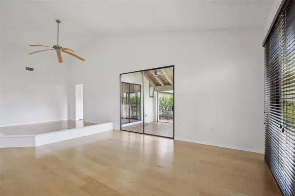 5387 HUNTINGWOOD CT #4, Sarasota, FL 34235