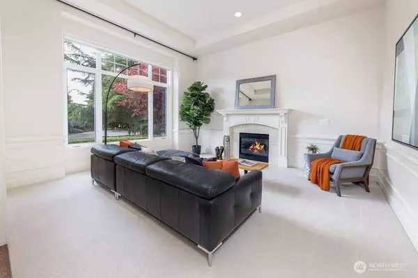 310 240th PL SE, Sammamish, WA 98074