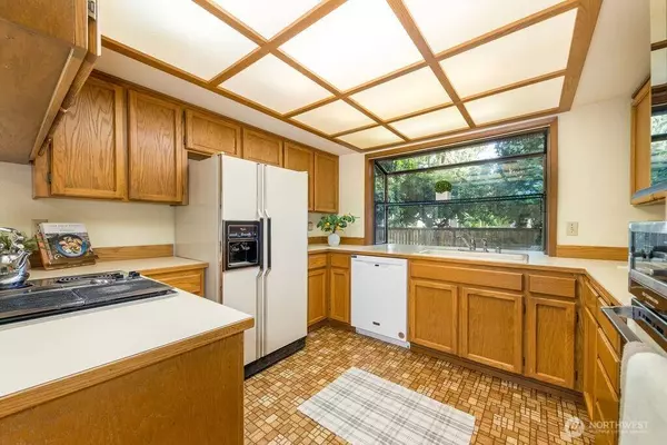 14825 SE 138th PL, Renton, WA 98059