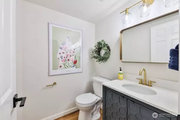 860 SE 10th ST, North Bend, WA 98045