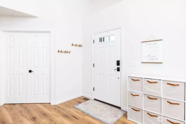 860 SE 10th ST, North Bend, WA 98045