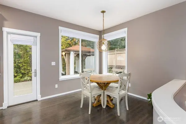 7623 Dogwood LN SE, Snoqualmie, WA 98065