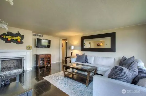 14637 8th AVE SW, Burien, WA 98166