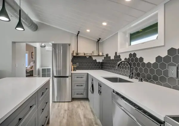 14637 8th AVE SW, Burien, WA 98166