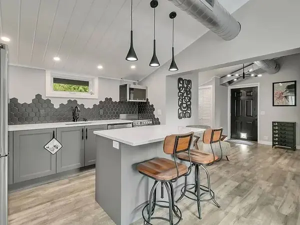 14637 8th AVE SW, Burien, WA 98166