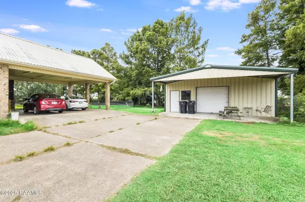 1414 David Duboin RD, New Iberia, LA 70560