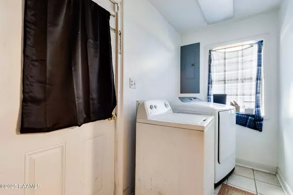 1414 David Duboin RD, New Iberia, LA 70560