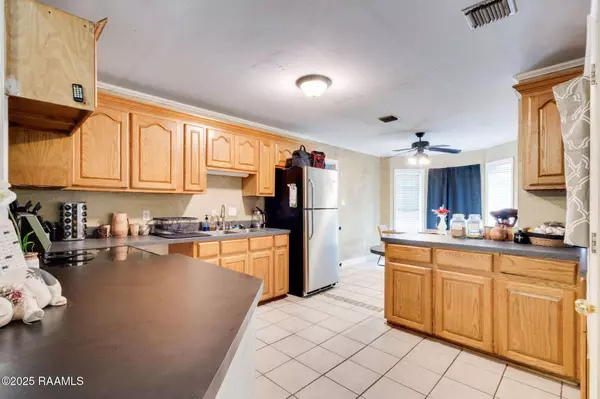 1414 David Duboin RD, New Iberia, LA 70560