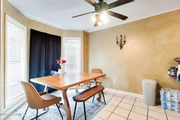 1414 David Duboin RD, New Iberia, LA 70560