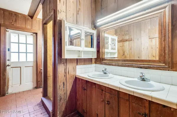 185 Railroad AVE, Port Barre, LA 70577