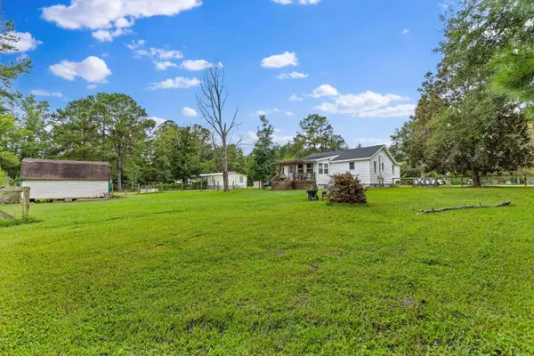760 Coral Acres Dr, Moncks Corner, SC 29461