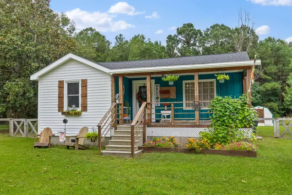 760 Coral Acres Dr, Moncks Corner, SC 29461