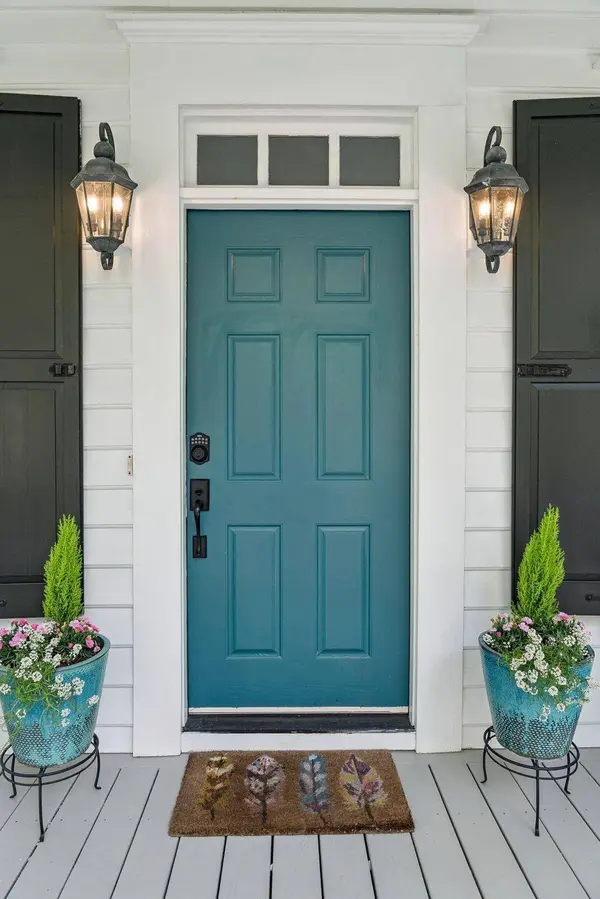 46 Eastlake Rd, Mount Pleasant, SC 29464