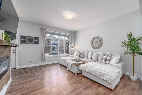 18 Clydesdale CRES, Cochrane, AB T4C2S5